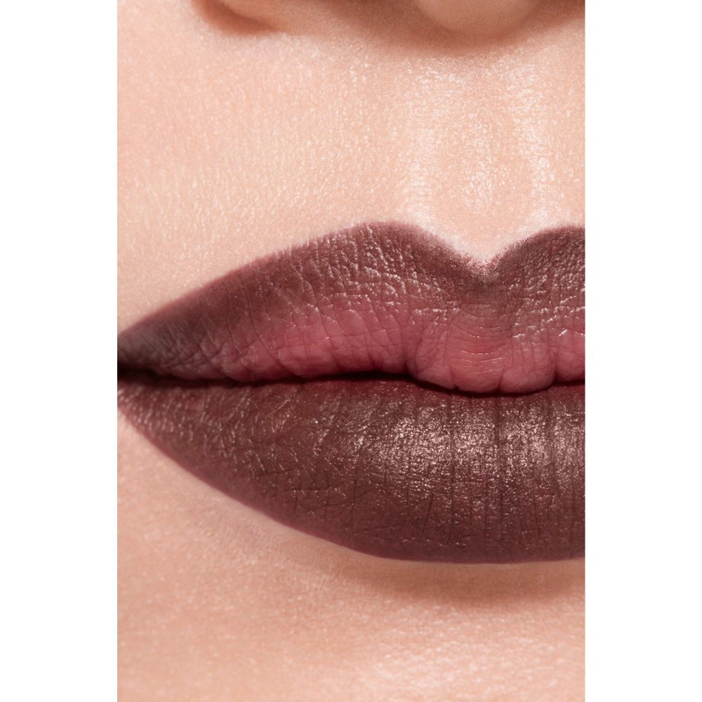L&Aacute;PIZ CONTORNO DE LABIOS DE LARGA DURACI&Oacute;N